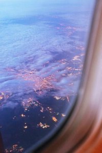 激烈角逐下足球比赛持续扣人心弦